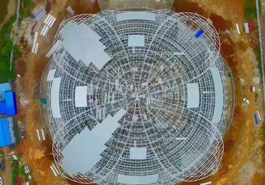 和平体育馆网架